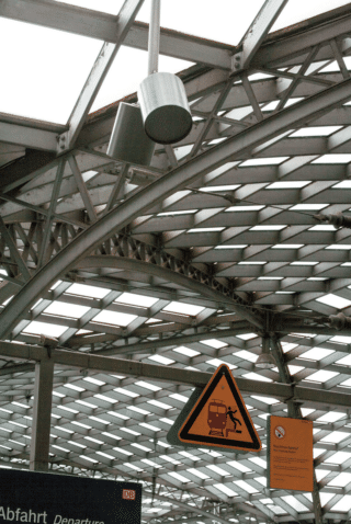 Dach in einem Bahnhof
