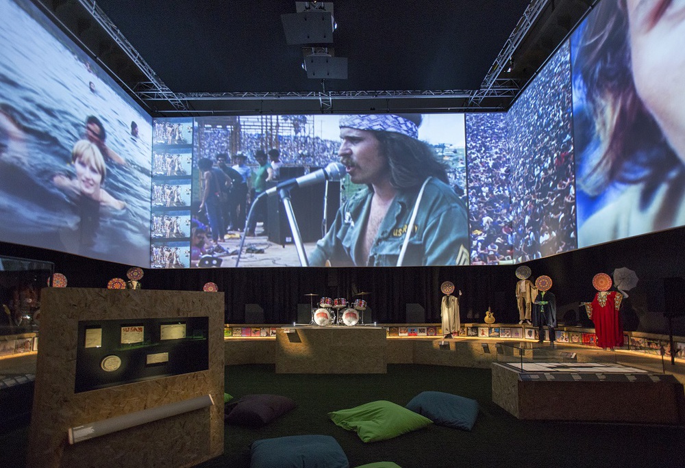 Ausstellung „You say you want a Revolution? Records and Rebels 1966–1970.“ im V&A Museum 