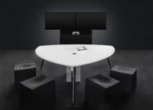 Holzmedia „Tables“-Tischversion in Wankelform   Foto: Holzmedia
