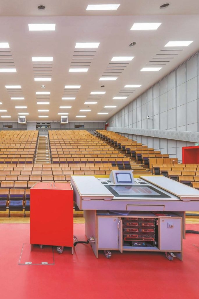 Blick vom Podium in Hörsaal H 0104