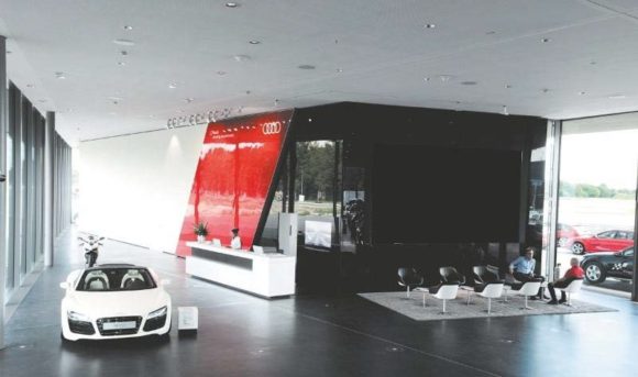 2014: 16er 3D-Wall im Kundencenter des Audi driving experience center Neuburg