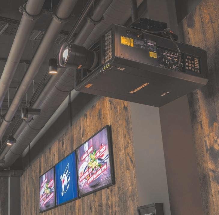 Die Medientechnik in der Whistle Sportsbar in Mannheim Professional