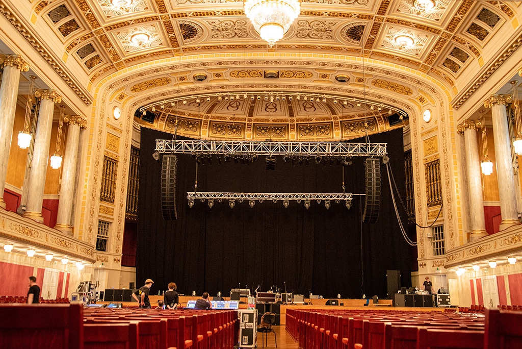 Blick auf die Bühne des großen Saals im Wiener Konzerthaus