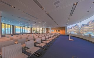 Munich Re: Medientechnik im Saal Europe