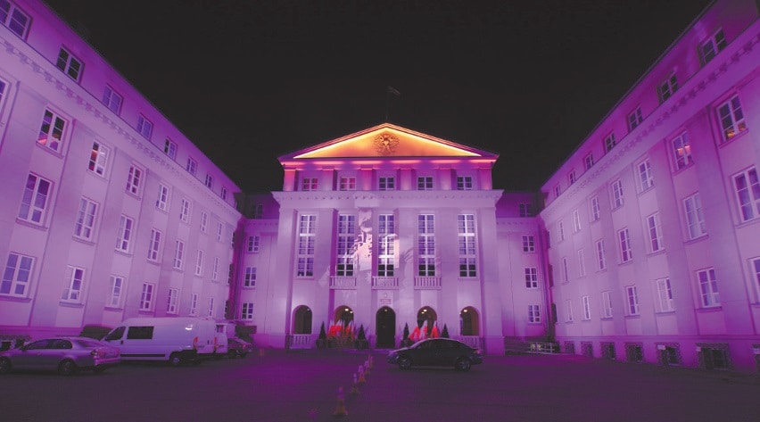 Fassade des Supreme Audit Office in Polen