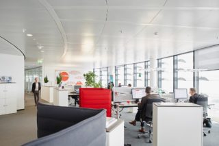 Vodafone Open Space Office Germany. Moderne Grossraumbueros in der Deutschlandzentrale von Vodafone in Duesseldorf. 24.06.2015