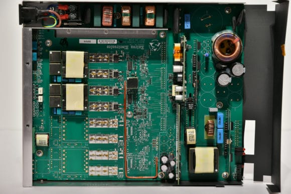 Innenansicht des zweikanaligen Modells XPA U 1002