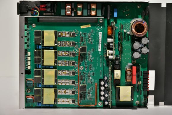 Innenansicht des achtkanaligen Modells XPA U 358