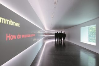 Der 100 m lange Tunnel verbindet den Haupteingang von Hilti mit dem Innovationszentrum.