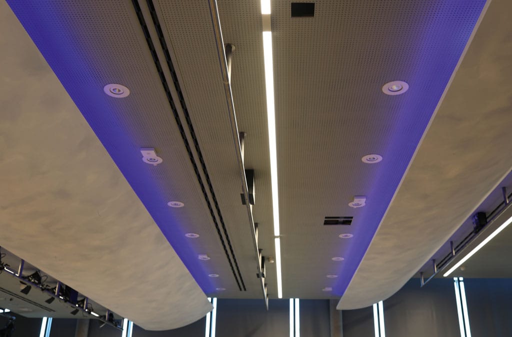 Hängende LED-Schienen in der Stadthalle Tuttlingen