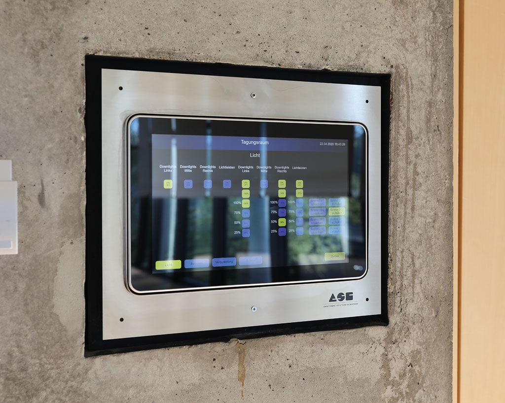 Systemsteuerung per Screen in der Stadthalle Tuttlingen