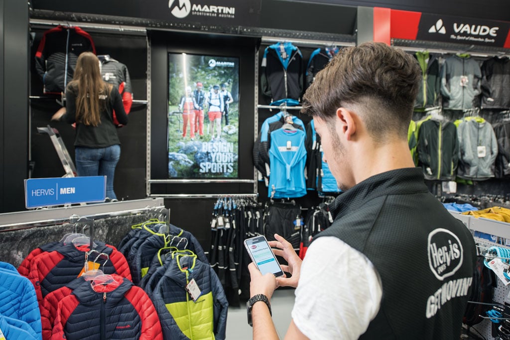 Integration von Smartphones im Digital-Signage-System im Retail