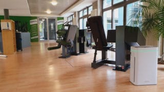 AiroDoctor Luftreiniger im Einsatz im Fitnesstudio