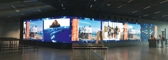 Indoor-LED-Wall Lobby-Bereich des adidas Headquarters