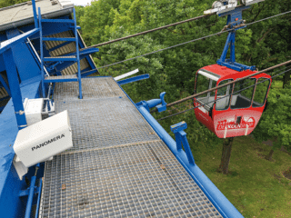 Gonder und Drahtseil einer Seilbahn