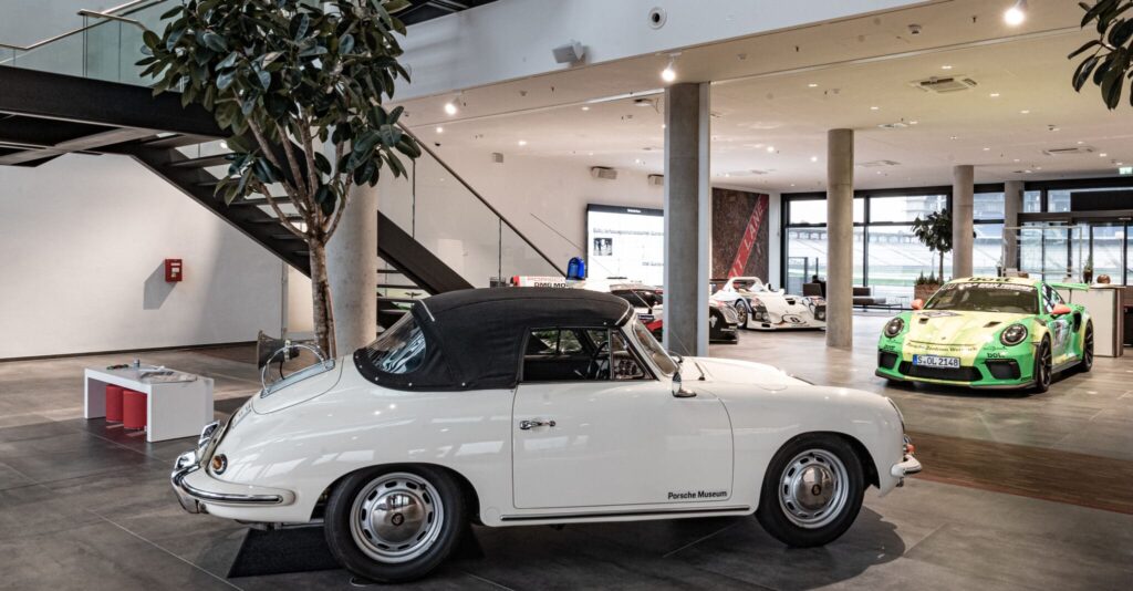 Porsche Experience Center Hockenheimring Eingangsbereich