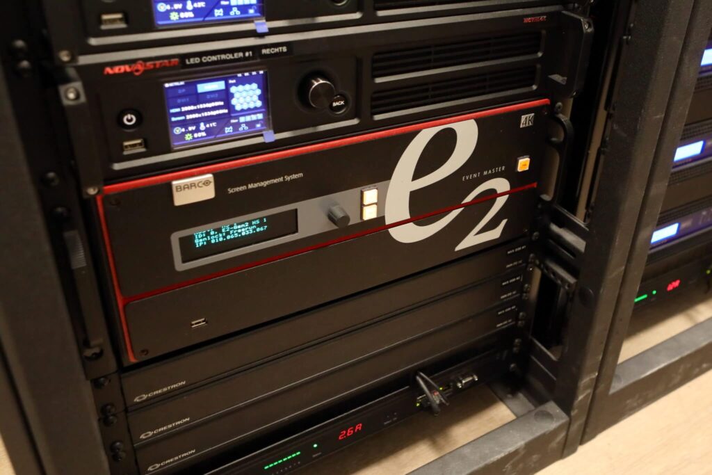 Barco E2