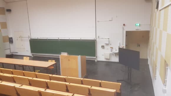 Universität Bielefeld Hörsaal mit DTEN D7 