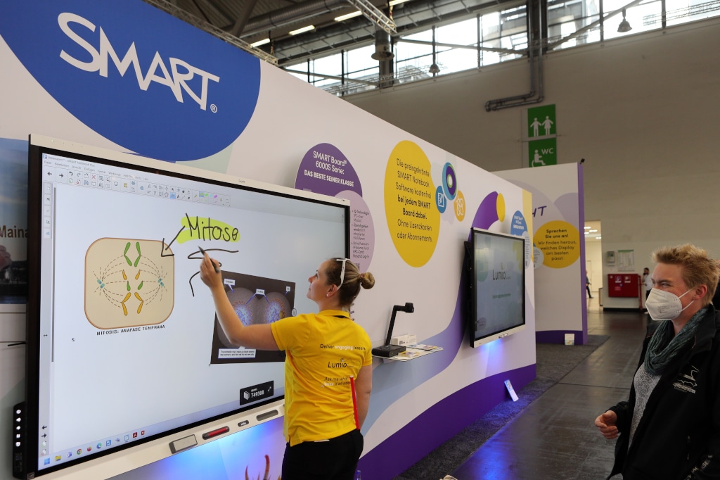 Smart-Technologies-Stand