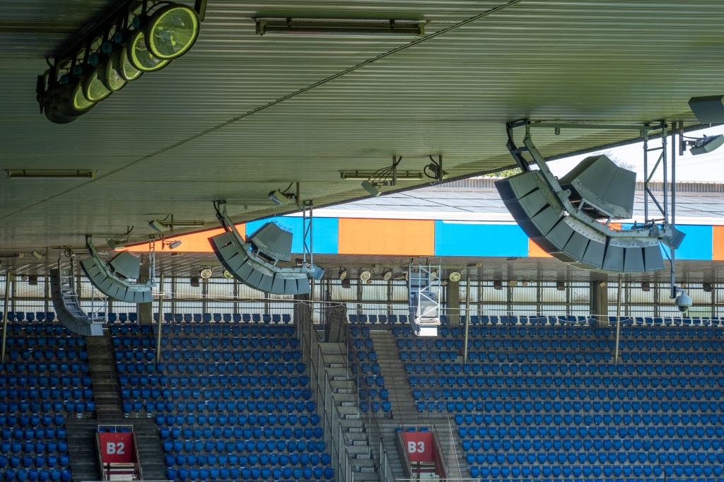 Tribüne St. Jakob-Park Basel mit Lautsprechersystem