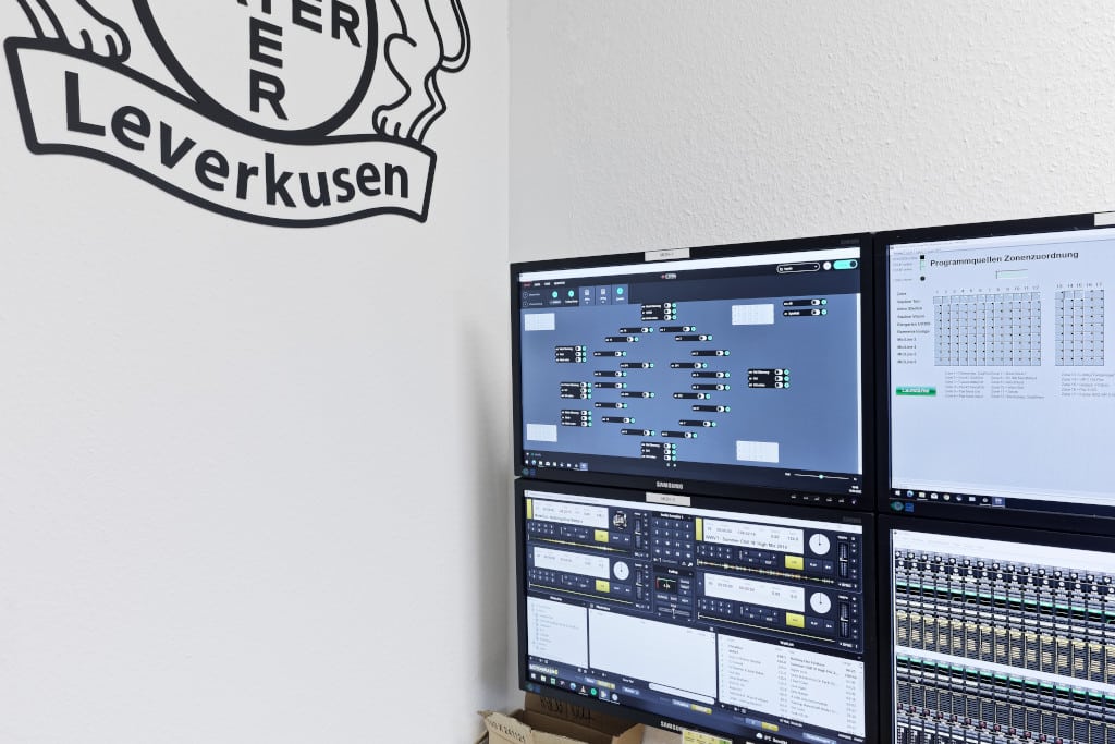 Linus Control auf einer Bildschirm in Regie der BayArena Leverkusen