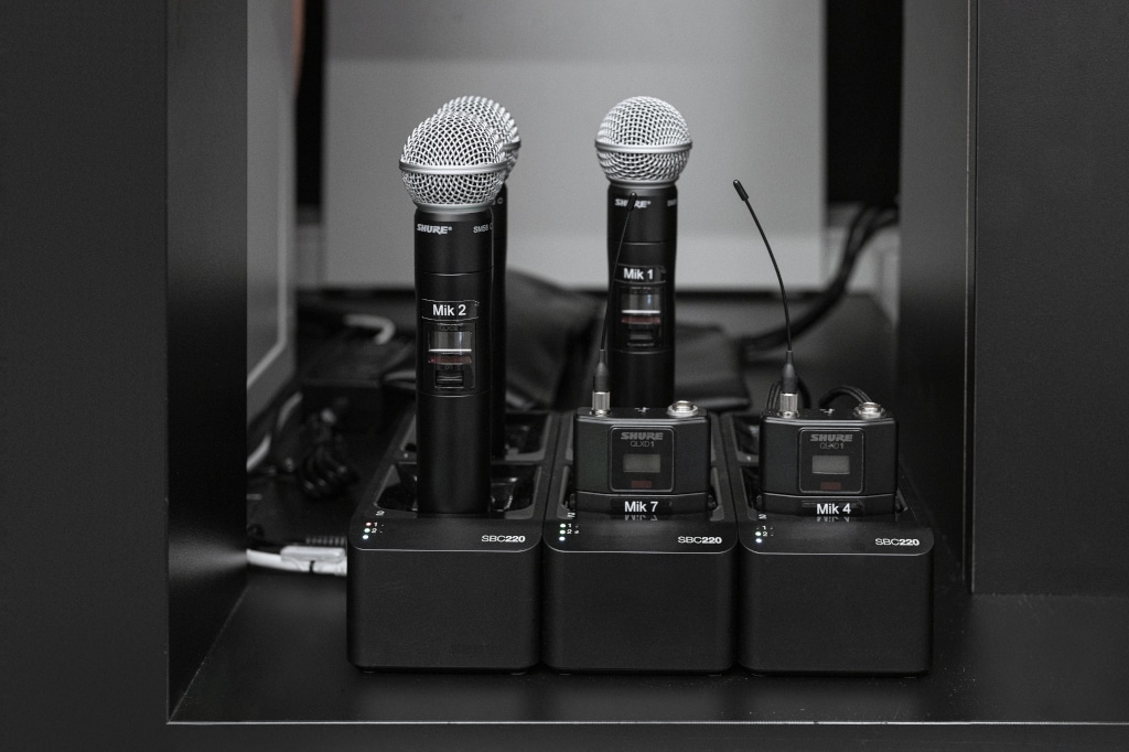 Shure QLXD1, QLXD2, SM58 und SBC220