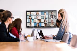 Videokonferenz im Büro