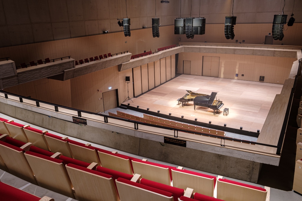 Konzertsaals Grand Manège in Namur mit Blick auf Bühne