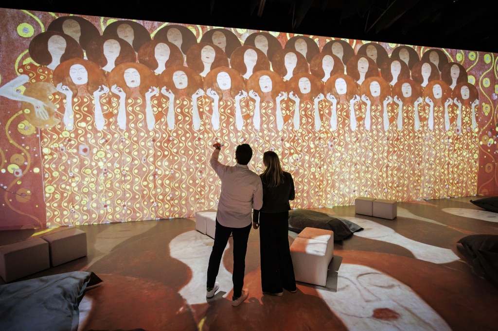 Immersive Ausstellung, Klimts Kuss bei der Premiere in München