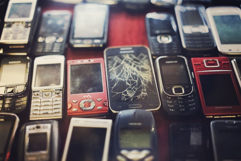 Alte Smartphones und andere Mobiltelefone