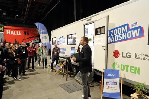Zoom-Roadshow-Stand