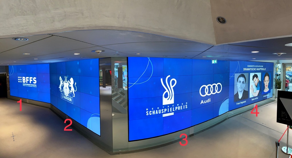 Videowall der Audi City Berlin