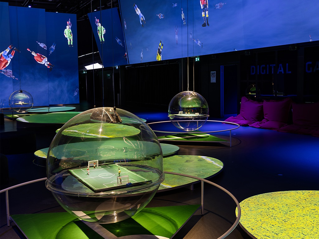 Plexiglas-Kugeln mit Tipp-Kick-Kugeln