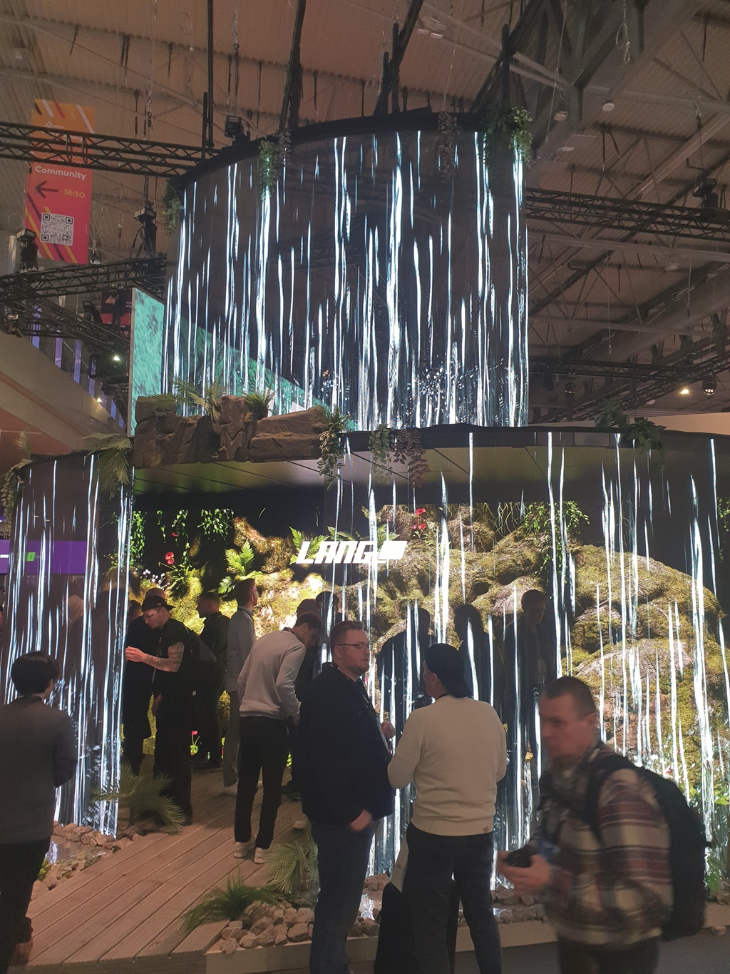 LED-Wasserfall am Stand der Lang AG