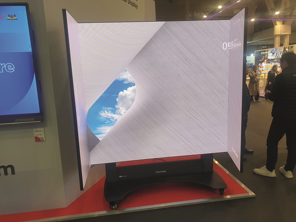 Ein Viewsonic LED-Board wird zusammengeklappt